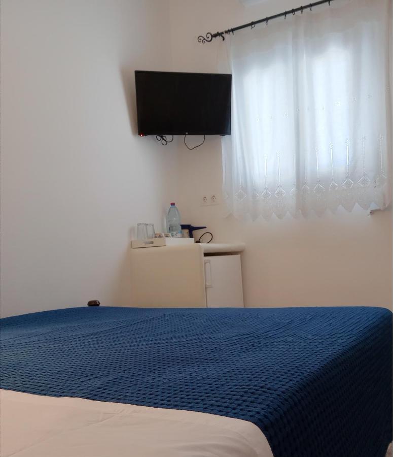 Meltemi Rooms And Studios Анафи Экстерьер фото