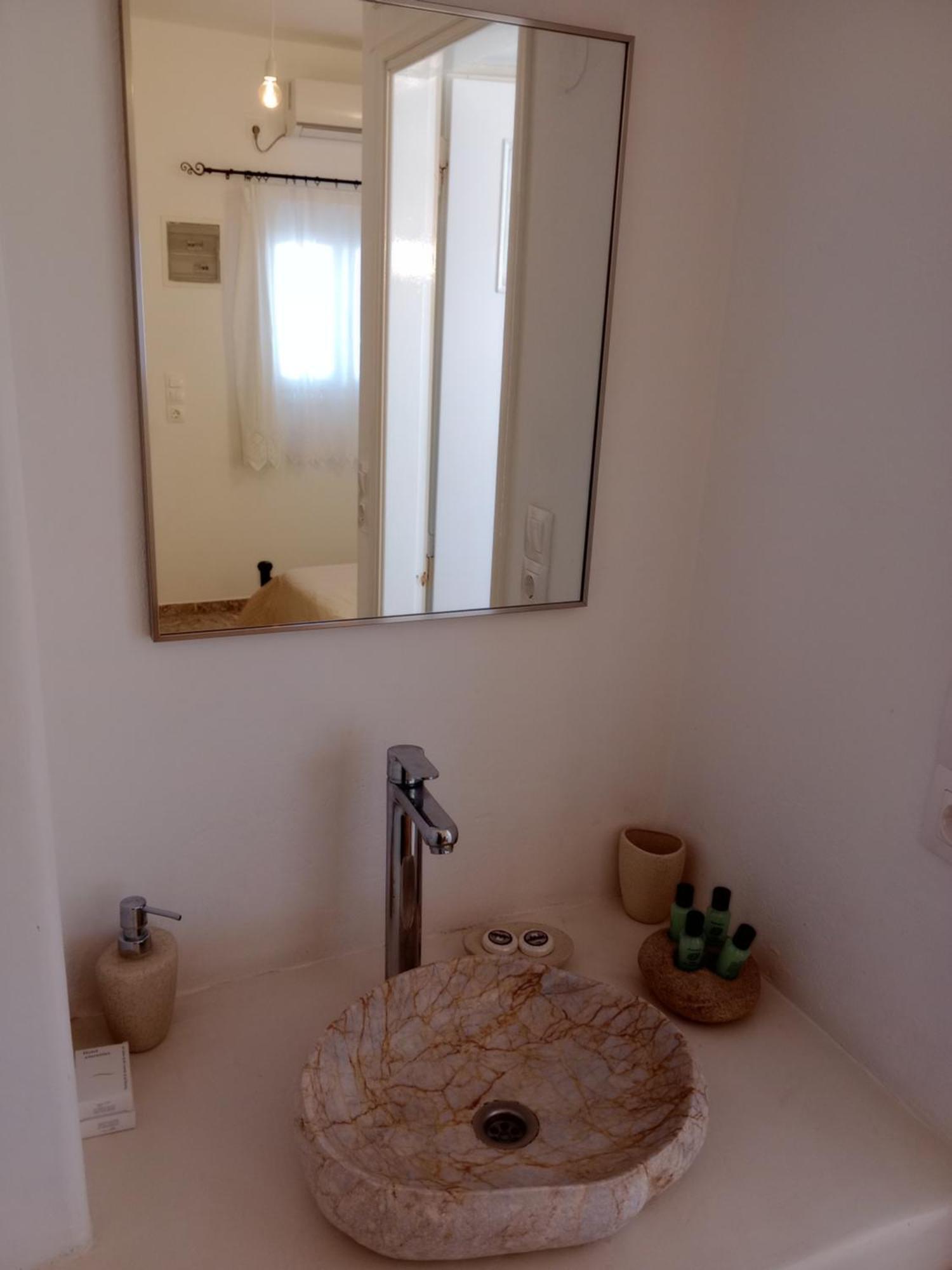 Meltemi Rooms And Studios Анафи Экстерьер фото