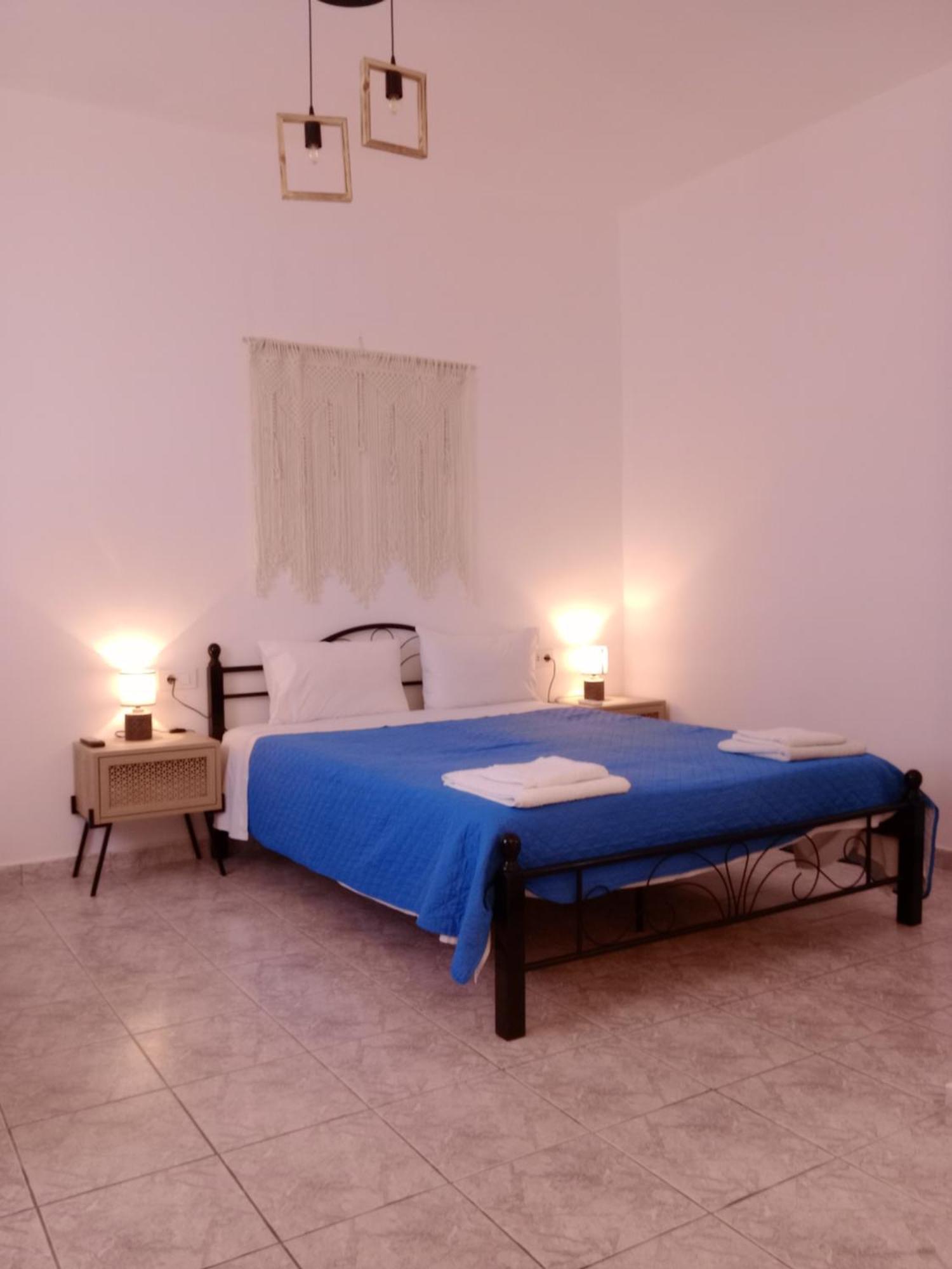 Meltemi Rooms And Studios Анафи Экстерьер фото