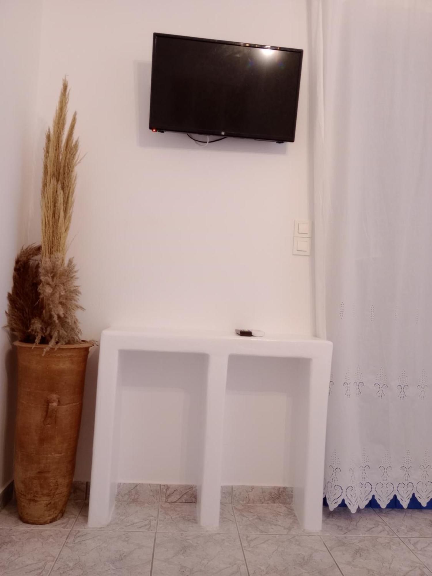 Meltemi Rooms And Studios Анафи Экстерьер фото