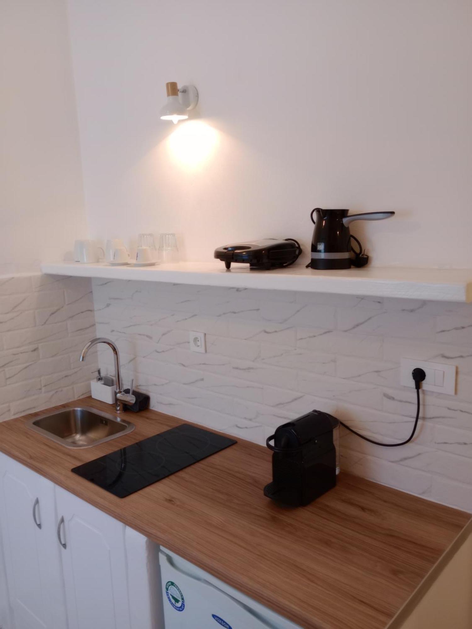 Meltemi Rooms And Studios Анафи Экстерьер фото