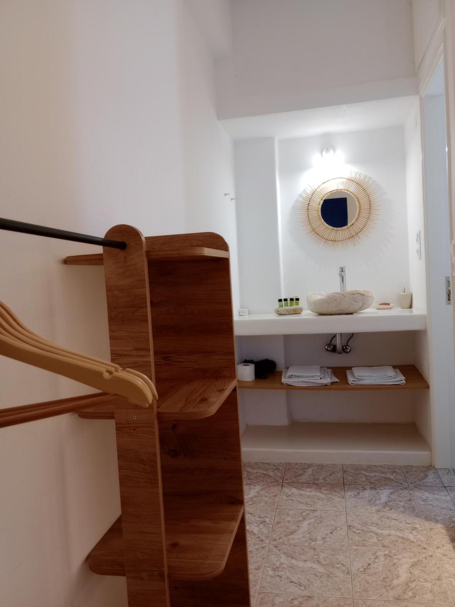 Meltemi Rooms And Studios Анафи Экстерьер фото
